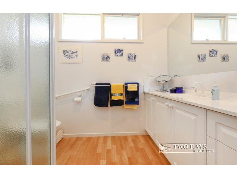 16 Autumn Crescent, Mount Eliza VIC 3930