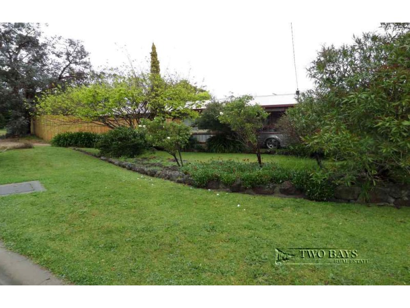 1 & 1A Petrel Close, Mount Eliza VIC 3930