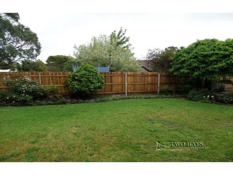 1 & 1A Petrel Close, Mount Eliza VIC 3930