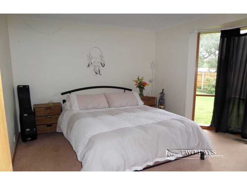 1 & 1A Petrel Close, Mount Eliza VIC 3930