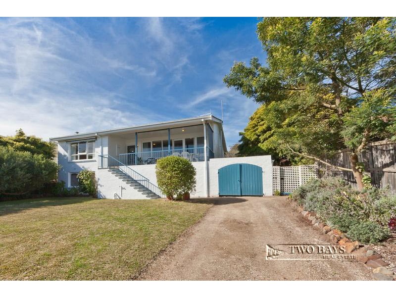 4 Sturio Parade, Mount Eliza VIC 3930