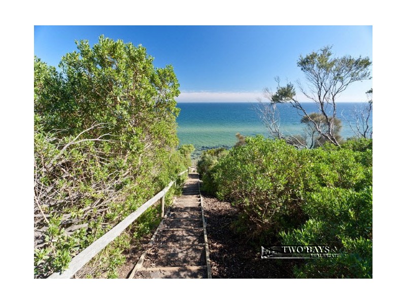 4 Sturio Parade, Mount Eliza VIC 3930