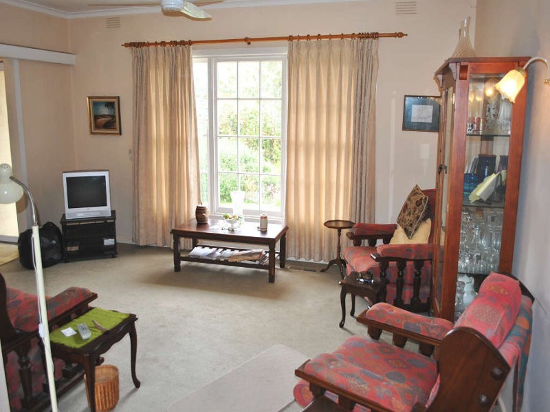 11 Redbourne Avenue, Mount Eliza VIC 3930