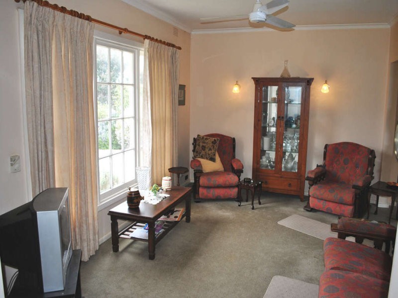 11 Redbourne Avenue, Mount Eliza VIC 3930