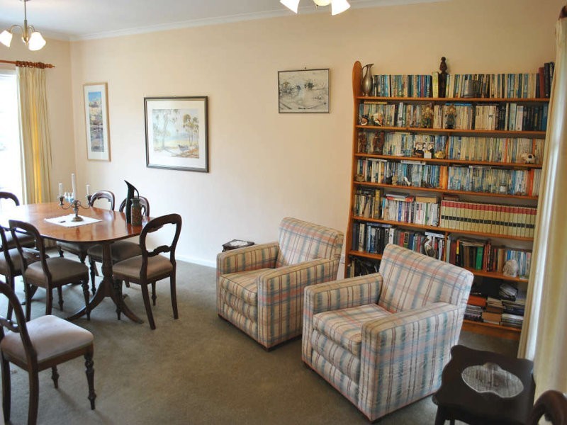 11 Redbourne Avenue, Mount Eliza VIC 3930