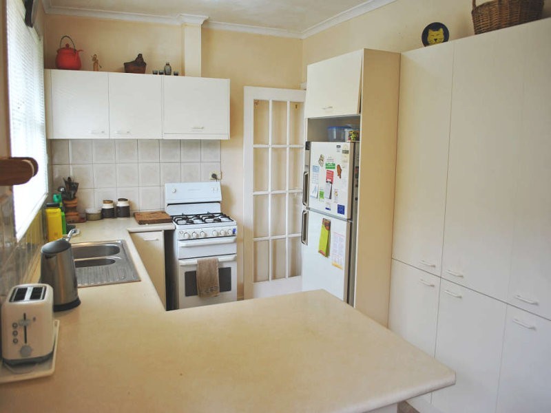 11 Redbourne Avenue, Mount Eliza VIC 3930