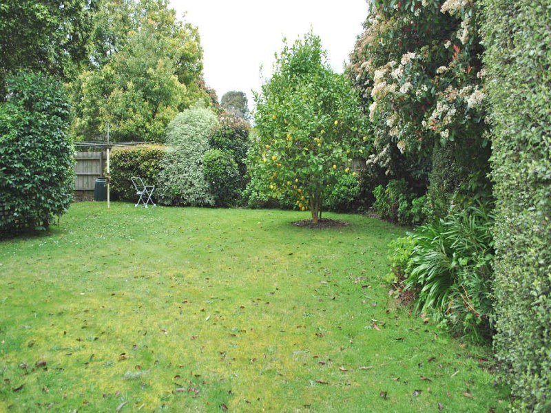 11 Redbourne Avenue, Mount Eliza VIC 3930