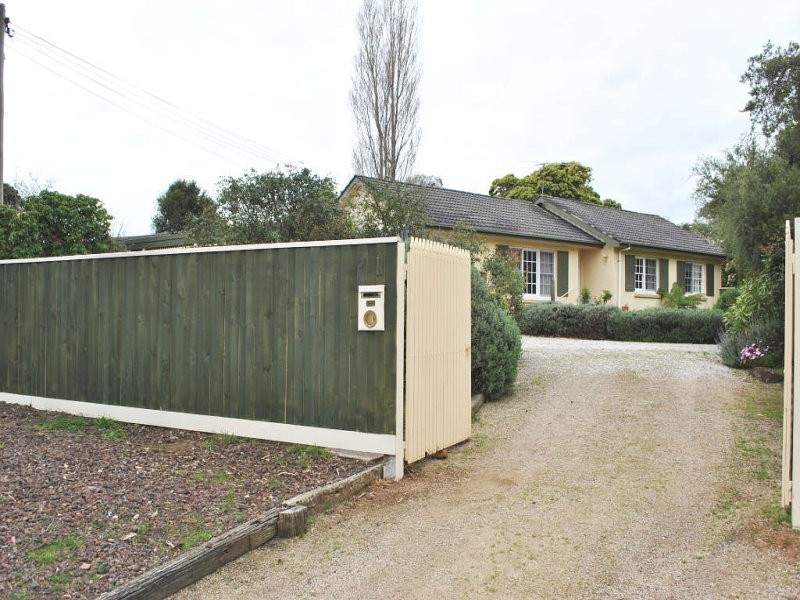 11 Redbourne Avenue, Mount Eliza VIC 3930