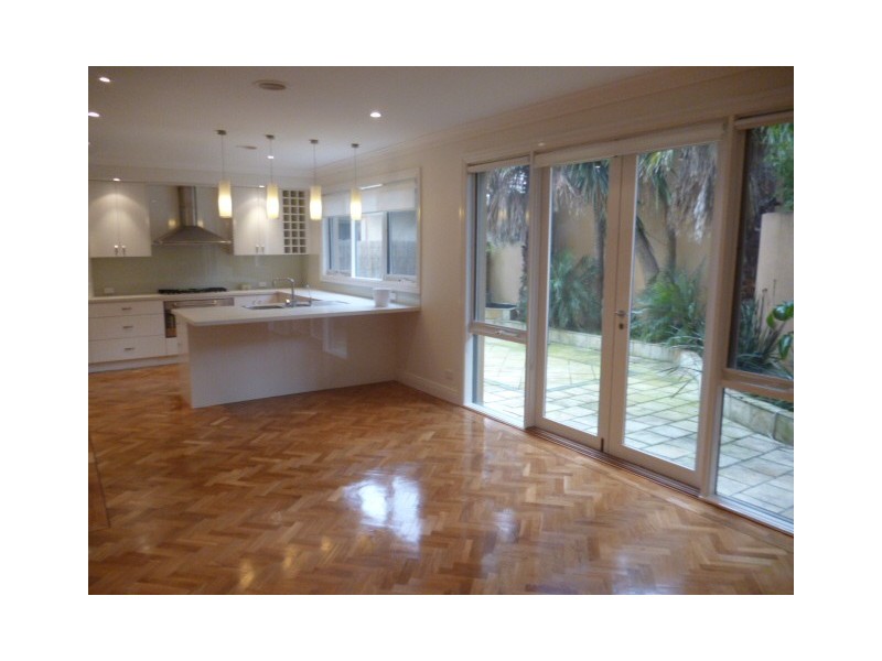 1/15 Fitzgibbon Crescent, Caulfield North VIC 3161