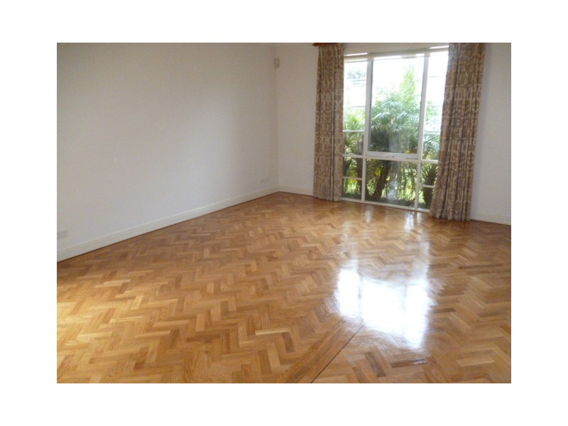 1/15 Fitzgibbon Crescent, Caulfield North VIC 3161