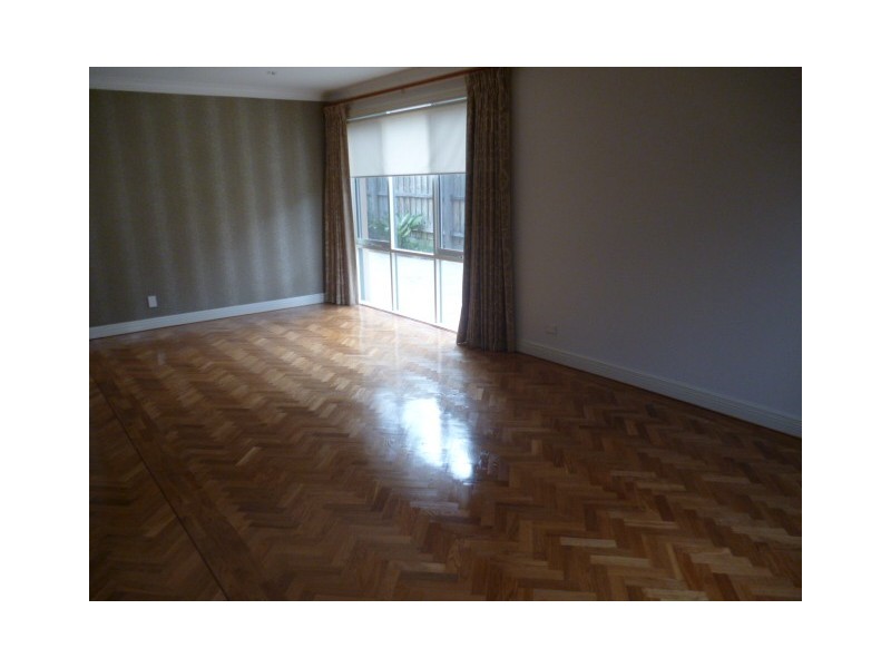 1/15 Fitzgibbon Crescent, Caulfield North VIC 3161