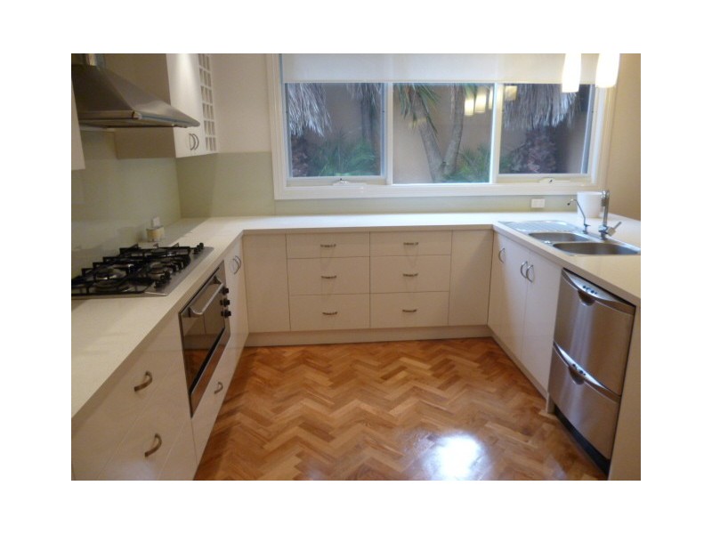 1/15 Fitzgibbon Crescent, Caulfield North VIC 3161