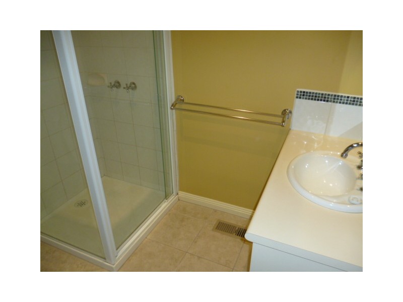 2/34 Warnes Road, Mitcham VIC 3132