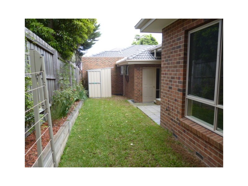 2/34 Warnes Road, Mitcham VIC 3132