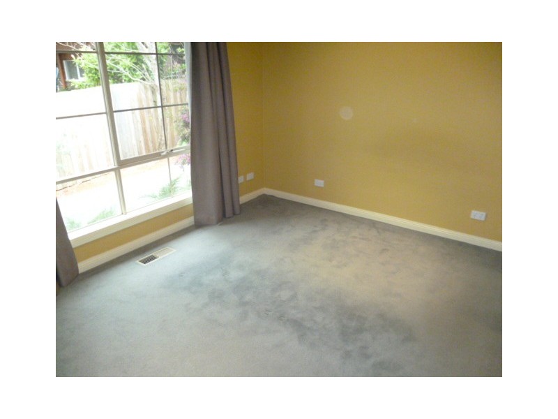 2/34 Warnes Road, Mitcham VIC 3132