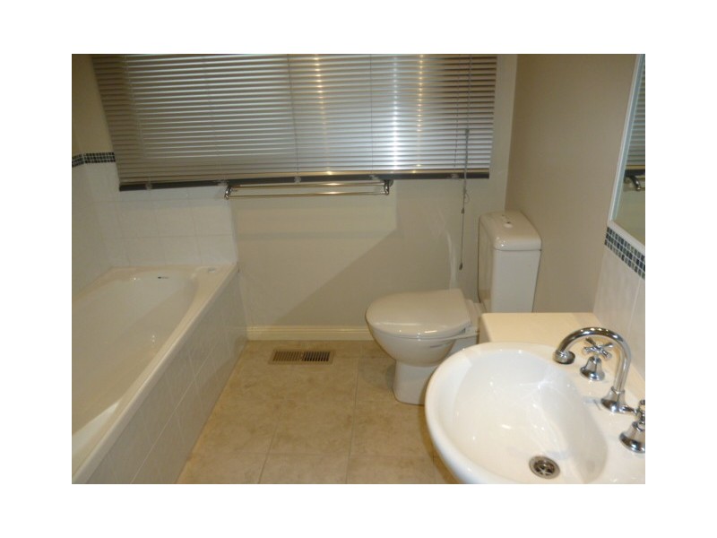 2/34 Warnes Road, Mitcham VIC 3132