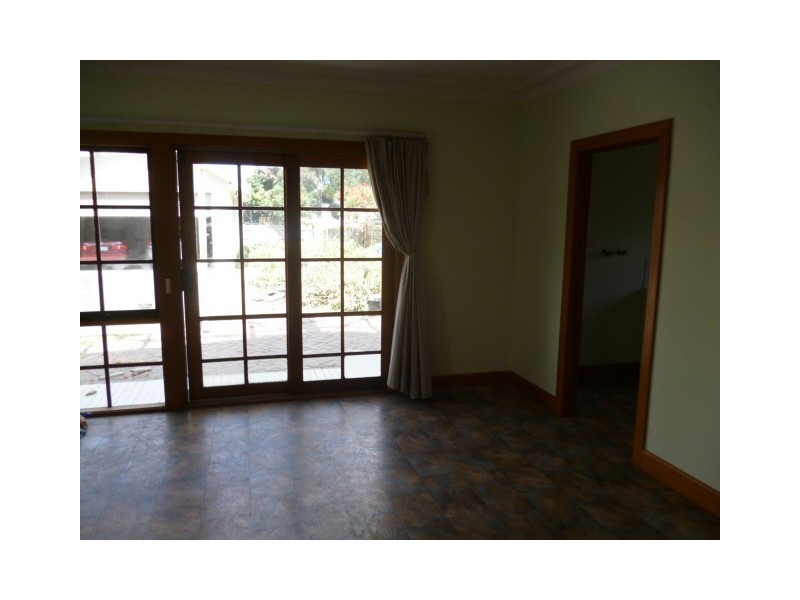 12 Paul Avenue, Box Hill North VIC 3129