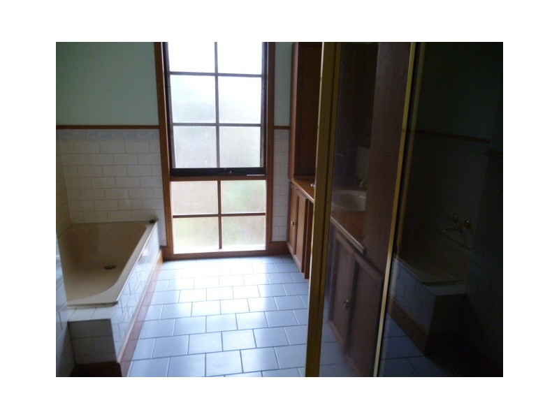 12 Paul Avenue, Box Hill North VIC 3129