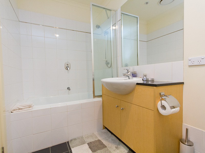 6/16 Mawbey Street, Kensington VIC 3031