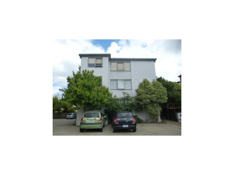 1/2 McGrath Court, Richmond VIC 3121