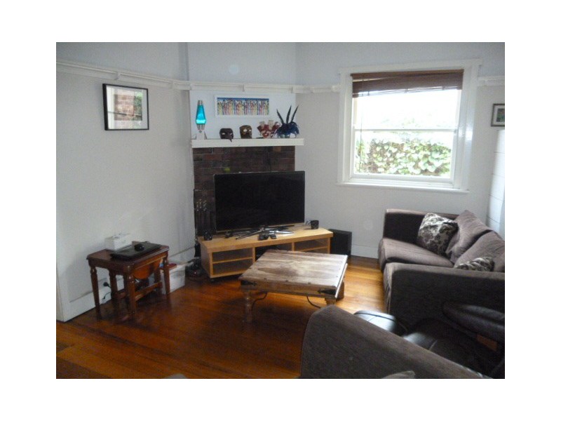 6 Thomas Street, Windsor VIC 3181