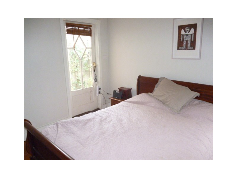 6 Thomas Street, Windsor VIC 3181