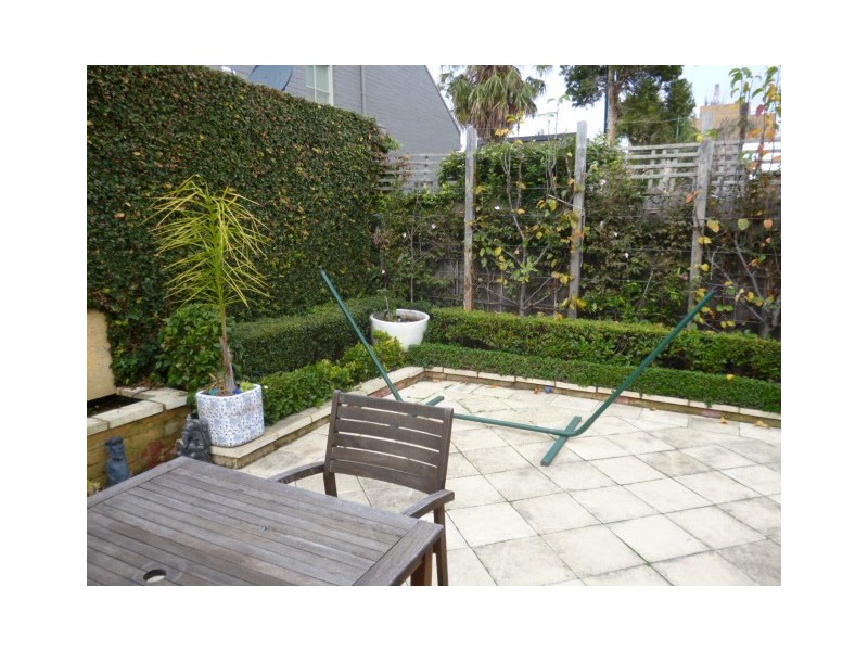 6 Thomas Street, Windsor VIC 3181