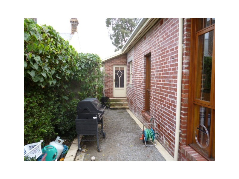 6 Thomas Street, Windsor VIC 3181