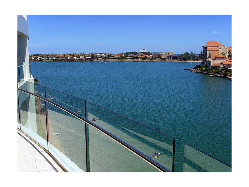 42/155 Brebner Drive, West Lakes SA 5021