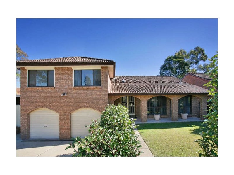 10 Newmoon Place, St Clair NSW 2759