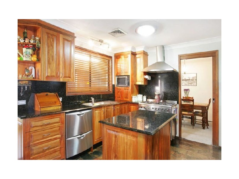 10 Newmoon Place, St Clair NSW 2759