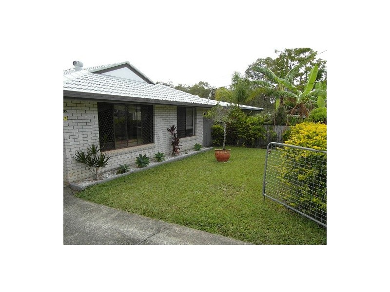 95 Kindra Avenue, Southport QLD 4215