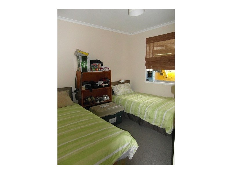 95 Kindra Avenue, Southport QLD 4215