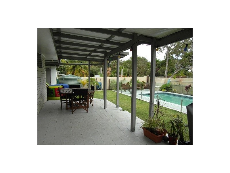 95 Kindra Avenue, Southport QLD 4215