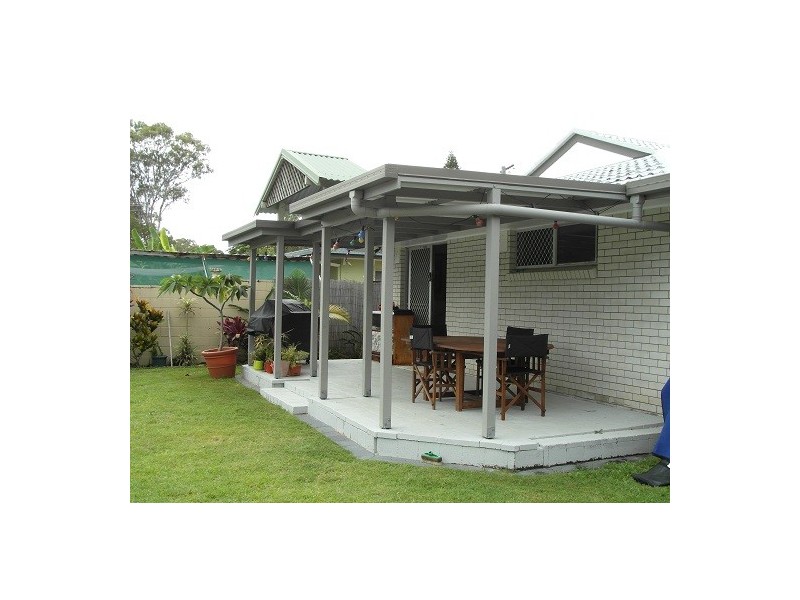 95 Kindra Avenue, Southport QLD 4215