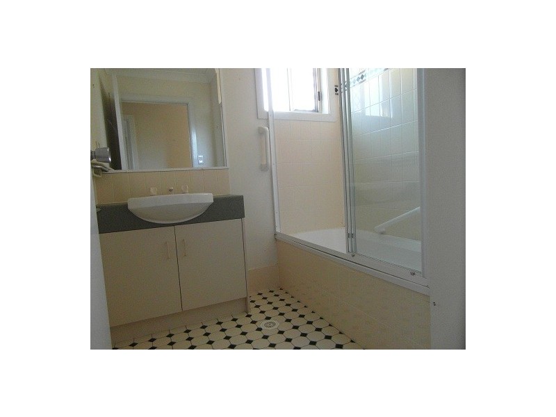 8/7-9 Santa Cruz Blvd, Clear Island Waters QLD 4226