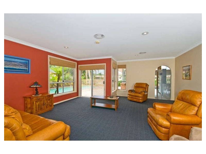 49 Pintail Crescent, Burleigh Waters QLD 4220