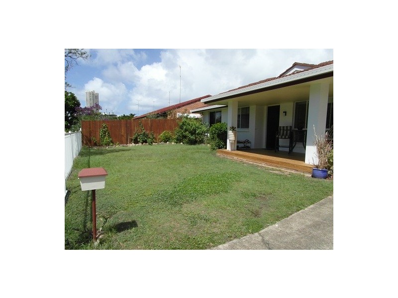 40 Mountain View Avenue, Miami QLD 4220