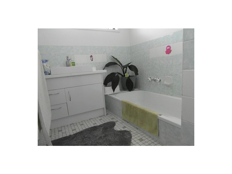 40 Mountain View Avenue, Miami QLD 4220