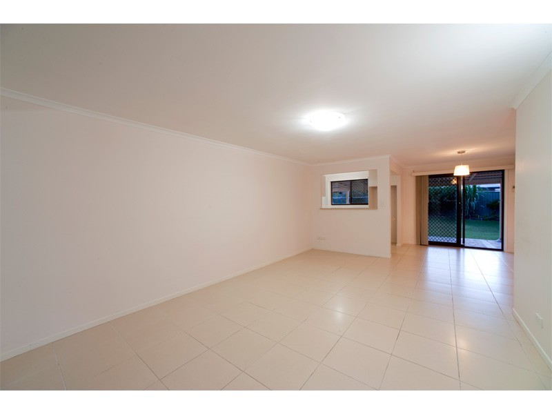 8 Nimrud Street, Southport QLD 4215