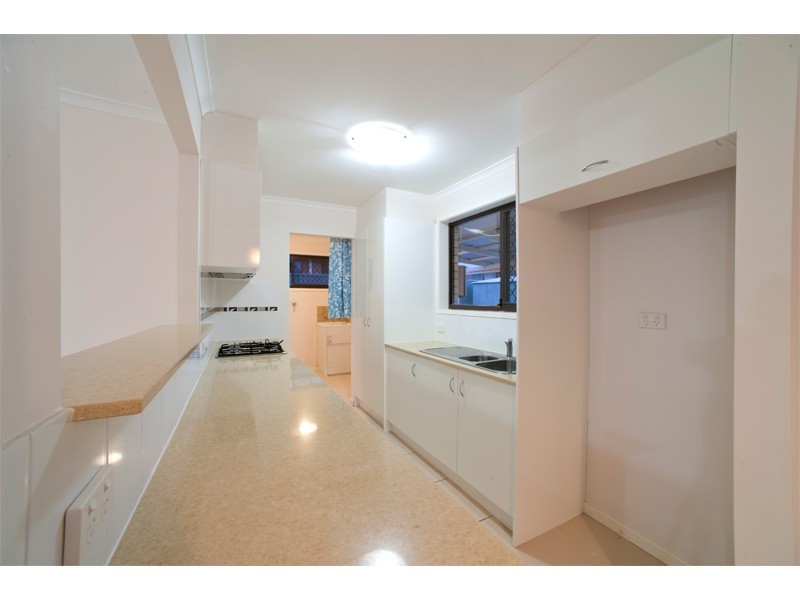 8 Nimrud Street, Southport QLD 4215