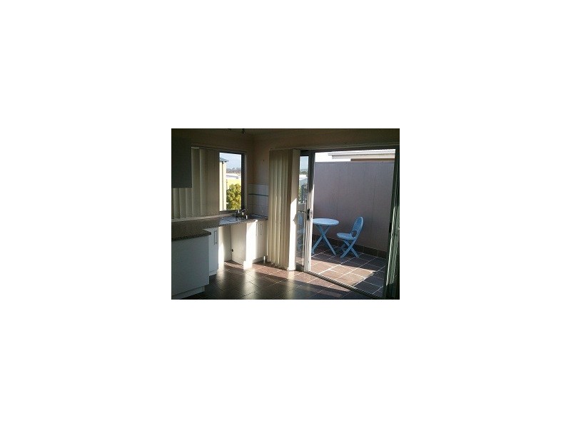 3C/20 Tourangeau Crescent, Varsity Lakes QLD 4227