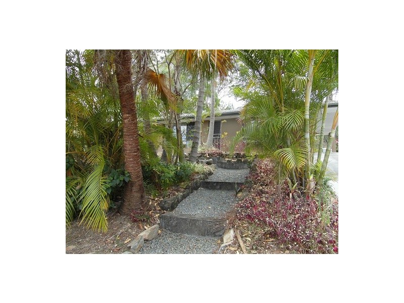 8 Cherokee Crescent, Mudgeeraba QLD 4213