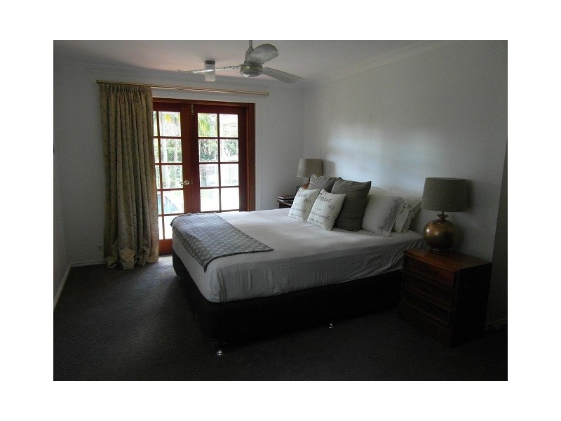 237 Simpsons Road, Elanora QLD 4221