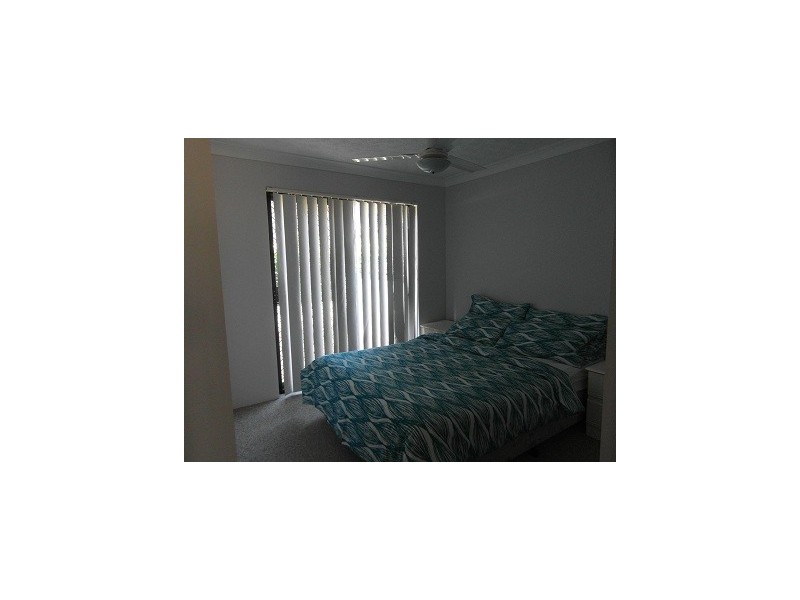 3/33 Lenneberg Street, Southport QLD 4215