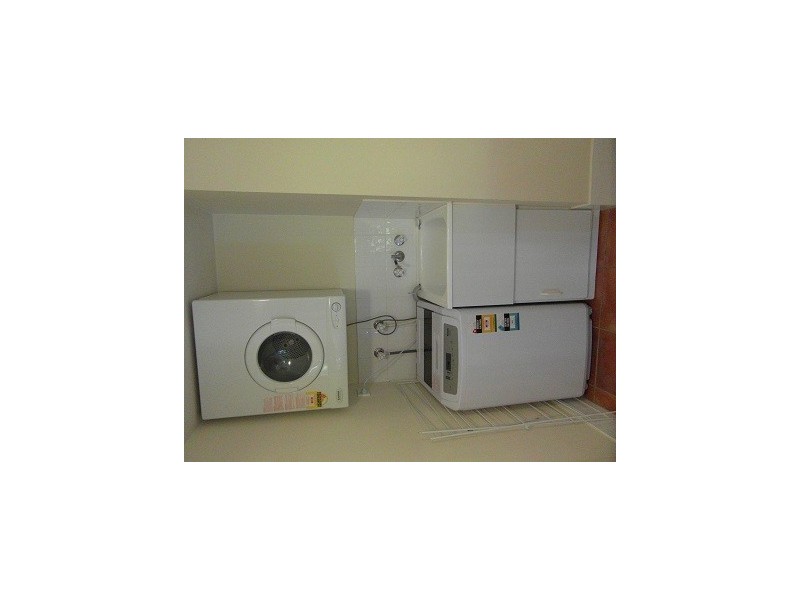 3/33 Lenneberg Street, Southport QLD 4215