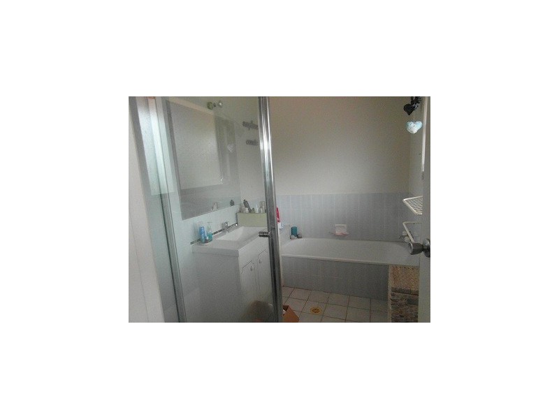 2/14 Parkridge Drive, Molendinar QLD 4214