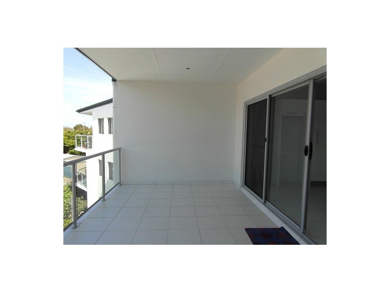 8/161 Marine Parade, Southport QLD 4215