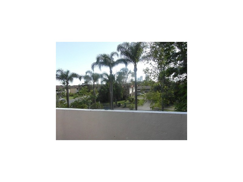 06/08 Duet Drive, Mermaid Waters QLD 4218