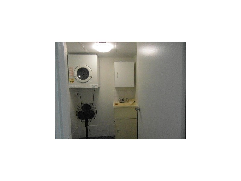 06/08 Duet Drive, Mermaid Waters QLD 4218
